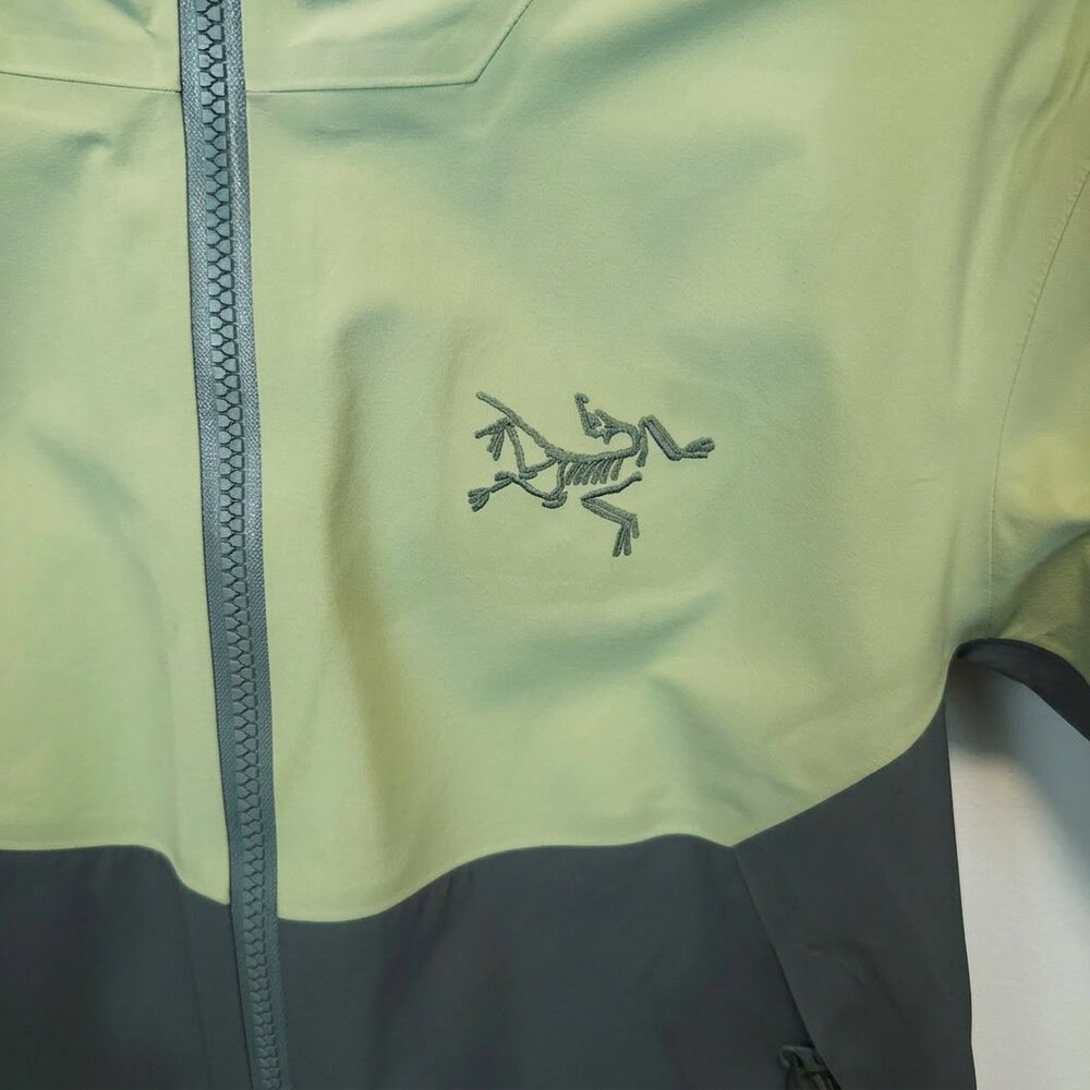 ARC'TERYX - Sentinel AR Jacket - Women's M - Picture 5 of 15
